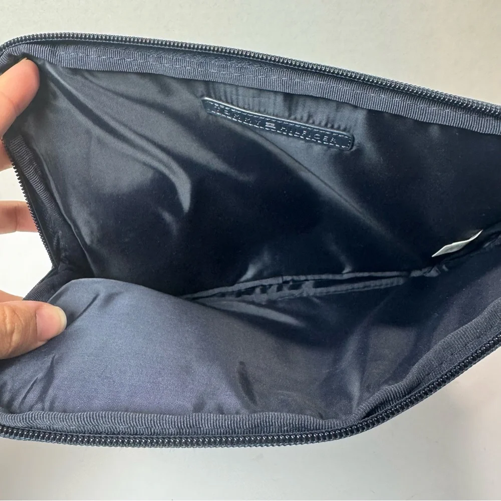 TOMMY‎ HILFIGER Zip-Around Tablet Sleeve Pouch Carrying Case Blue Nylon Logo